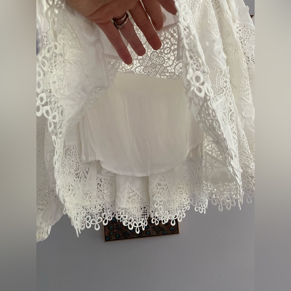 Ministry of Style off-the-shoulder white lace top - Picture 3 of 6